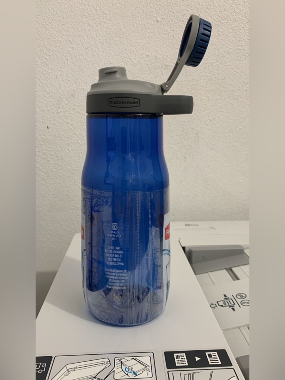 Rubbermaid Chug Natural Blue (32 oz) - Picture 3 of 3